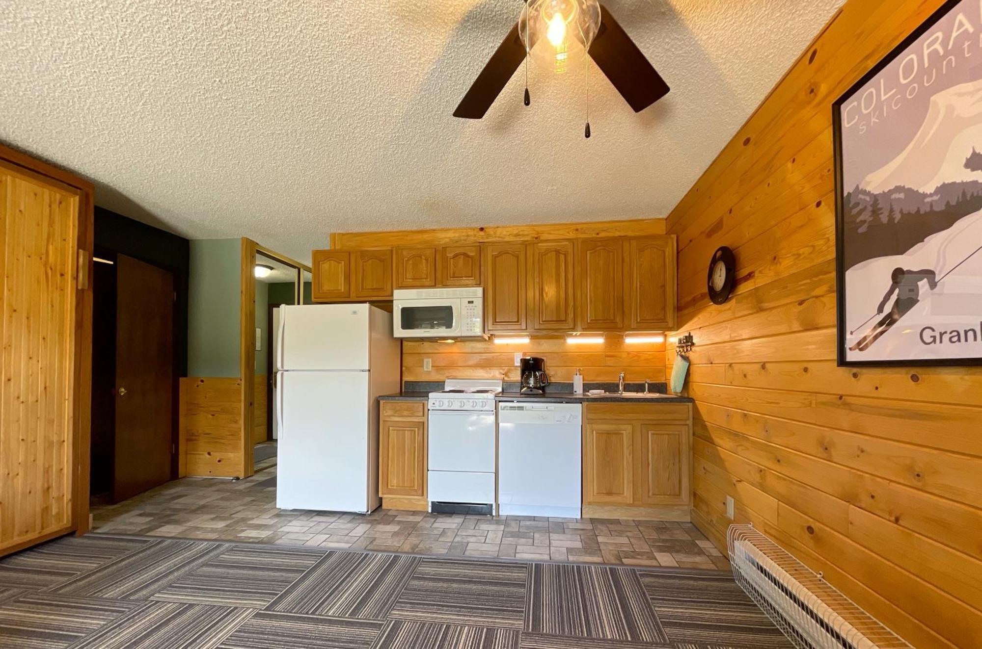 Relax, Adventure, Views, Amenities+Memories Lejlighed Granby Eksteriør billede