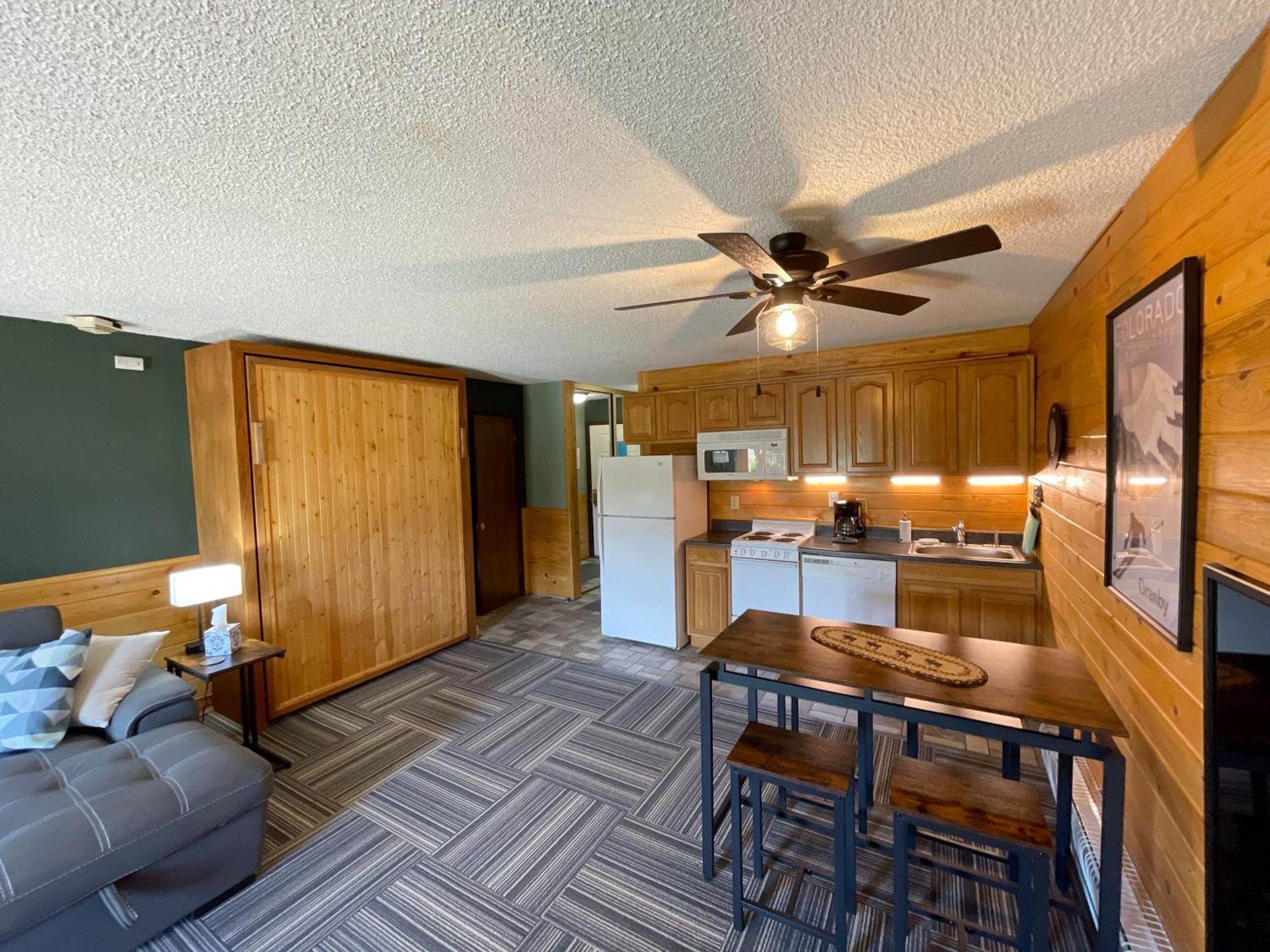 Relax, Adventure, Views, Amenities+Memories Lejlighed Granby Eksteriør billede